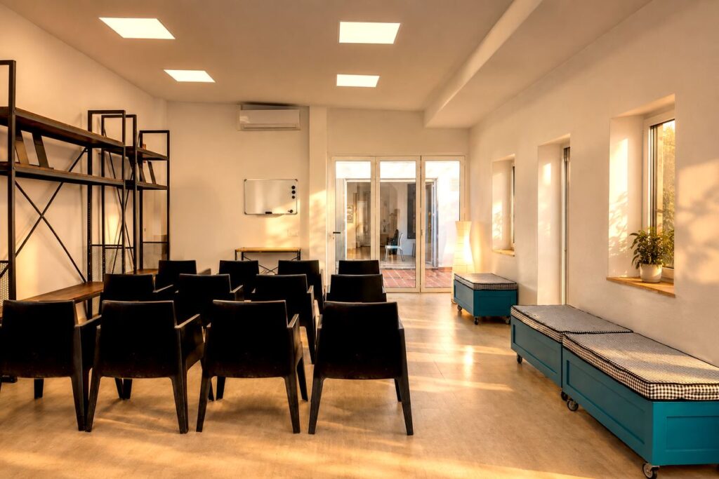 Aula 4 de Espacio27, polivalente con luz natural