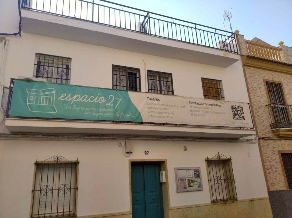 Fachada de Espacio27, C/ Ávila 27, Bellavista